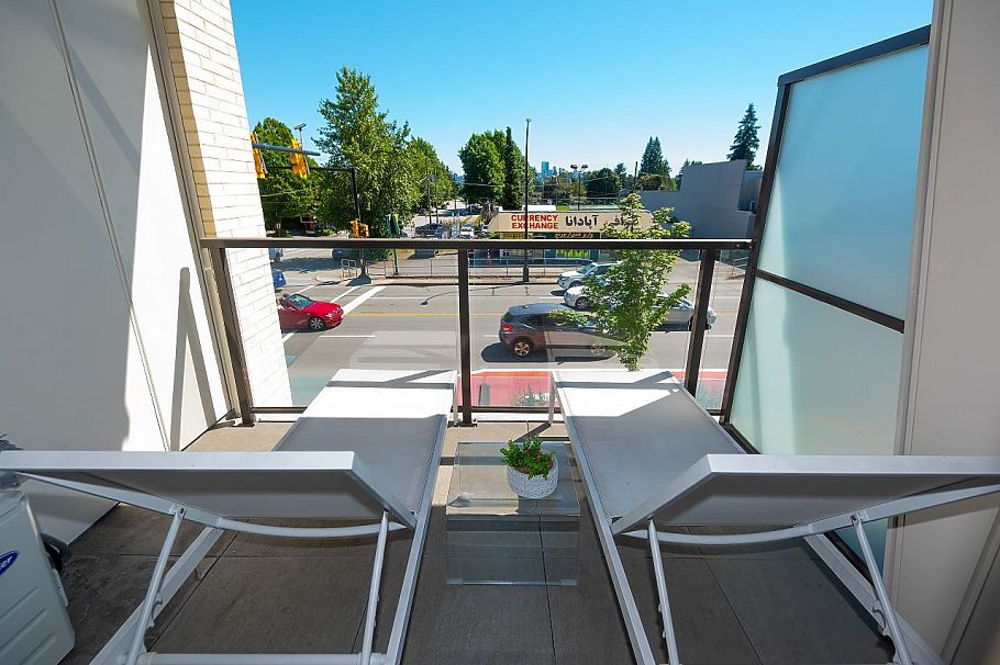 207 1633 Tatlow Avenue North Vancouver, BC - 22