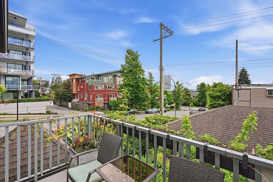 203 W 6th Street North Vancouver, BC - 32