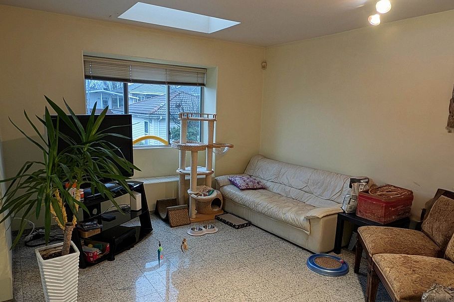 2935 E 17th Avenue Vancouver, BC - 9
