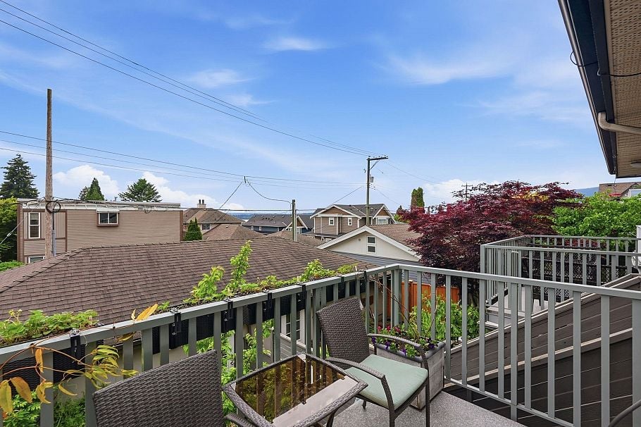203 W 6th Street North Vancouver, BC - 31