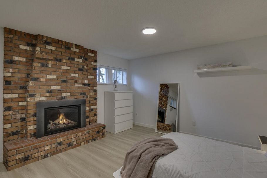 763 Weymouth Drive North Vancouver, BC - 30
