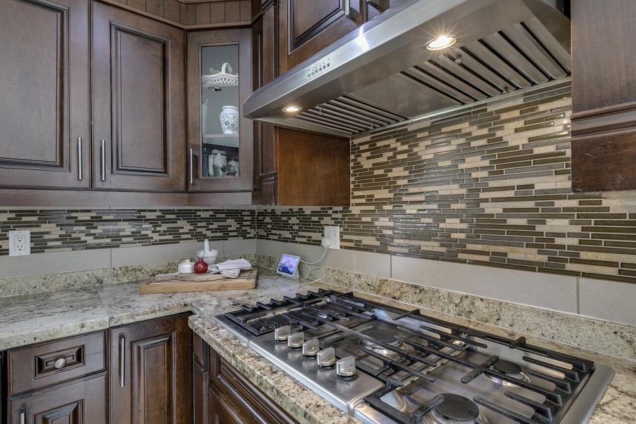 763 Weymouth Drive North Vancouver, BC - 13