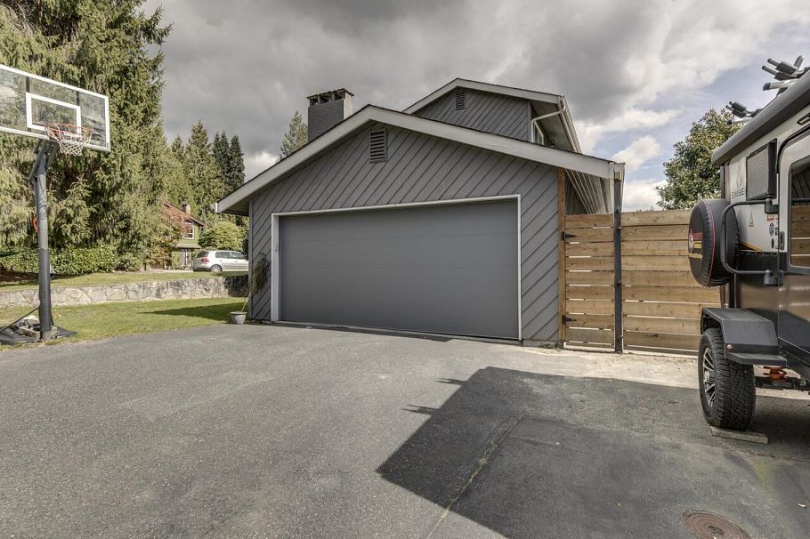 763 Weymouth Drive North Vancouver, BC - 36