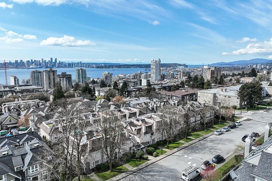 104 225 E 6th Street North Vancouver, BC - 37