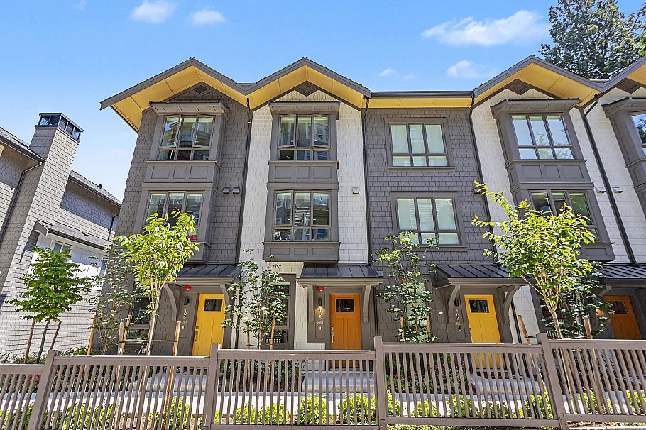 105 2304 Emery Court North Vancouver, BC - 1