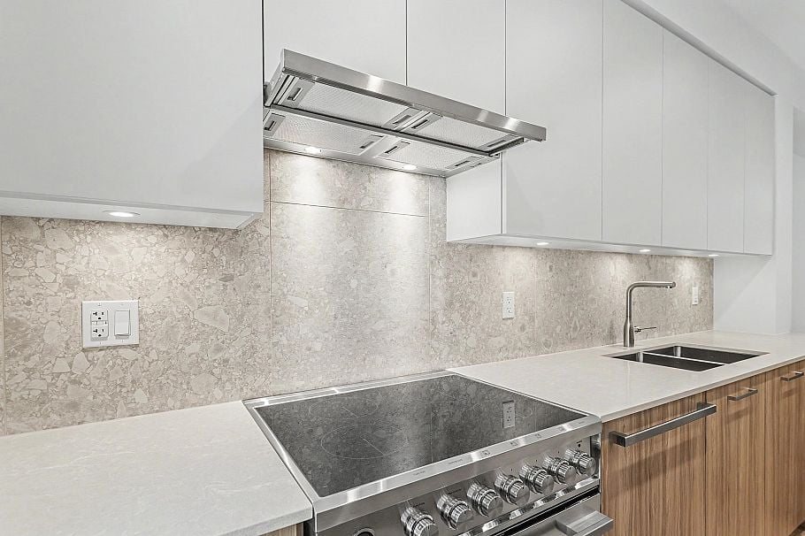 105 2304 Emery Court North Vancouver, BC - 10