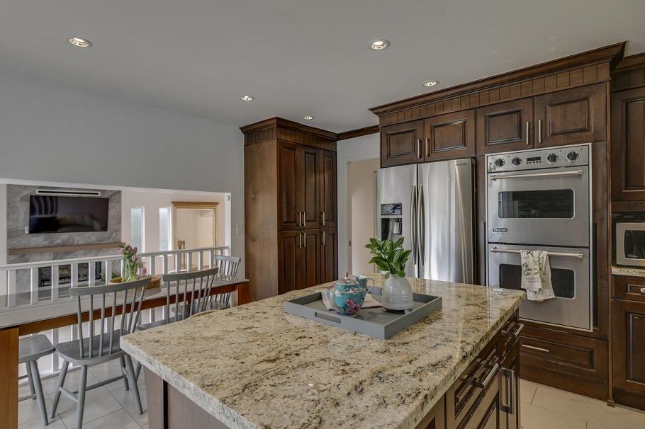 763 Weymouth Drive North Vancouver, BC - 10