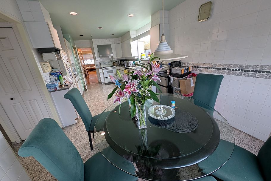 2935 E 17th Avenue Vancouver, BC - 8