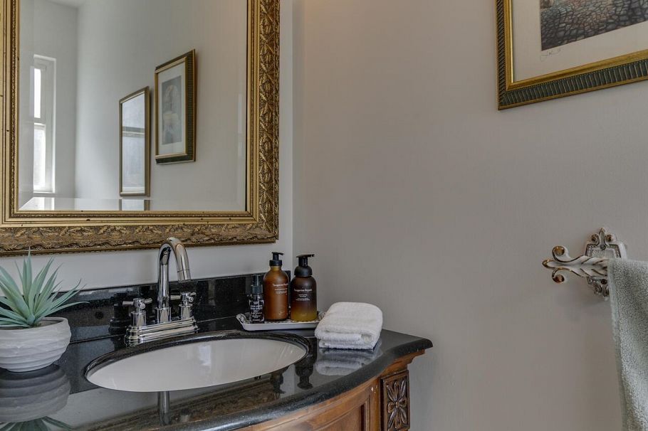 763 Weymouth Drive North Vancouver, BC - 20