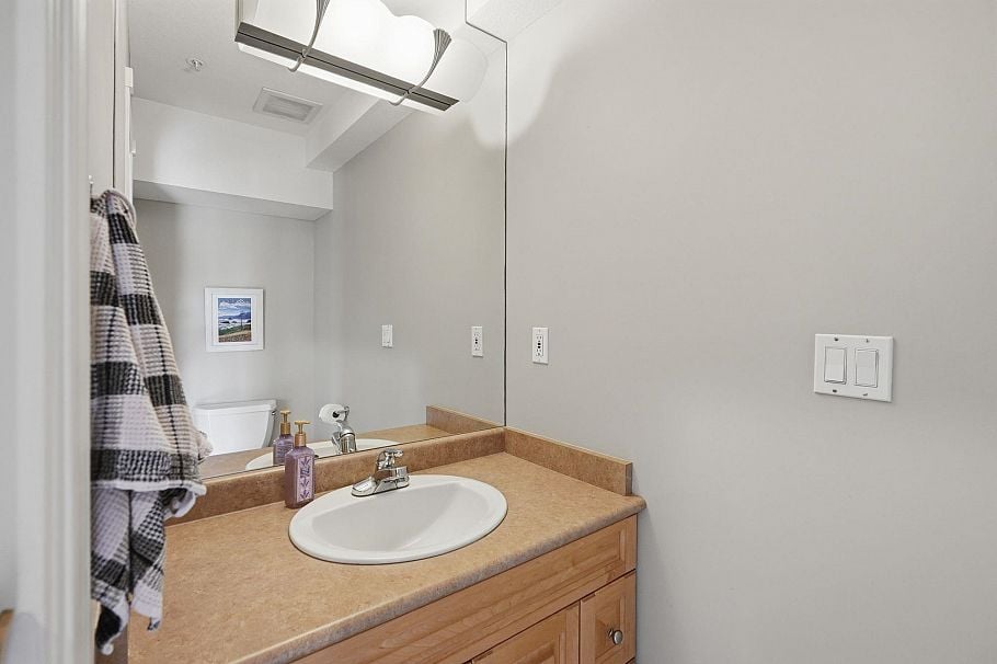 203 W 6th Street North Vancouver, BC - 16