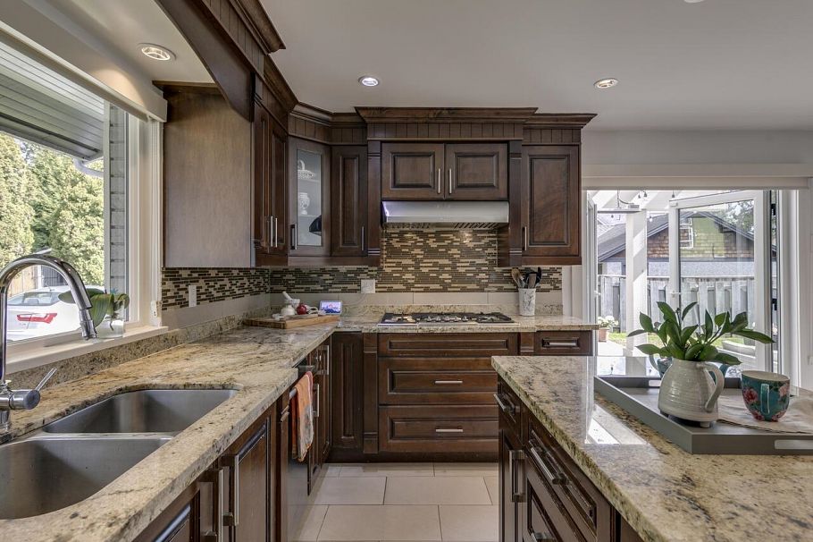 763 Weymouth Drive North Vancouver, BC - 11