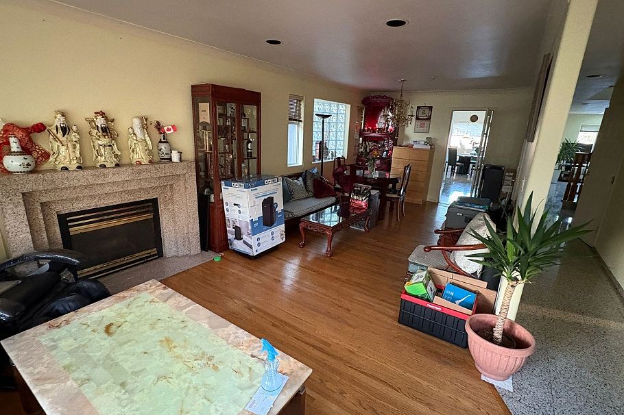2935 E 17th Avenue Vancouver, BC - 5