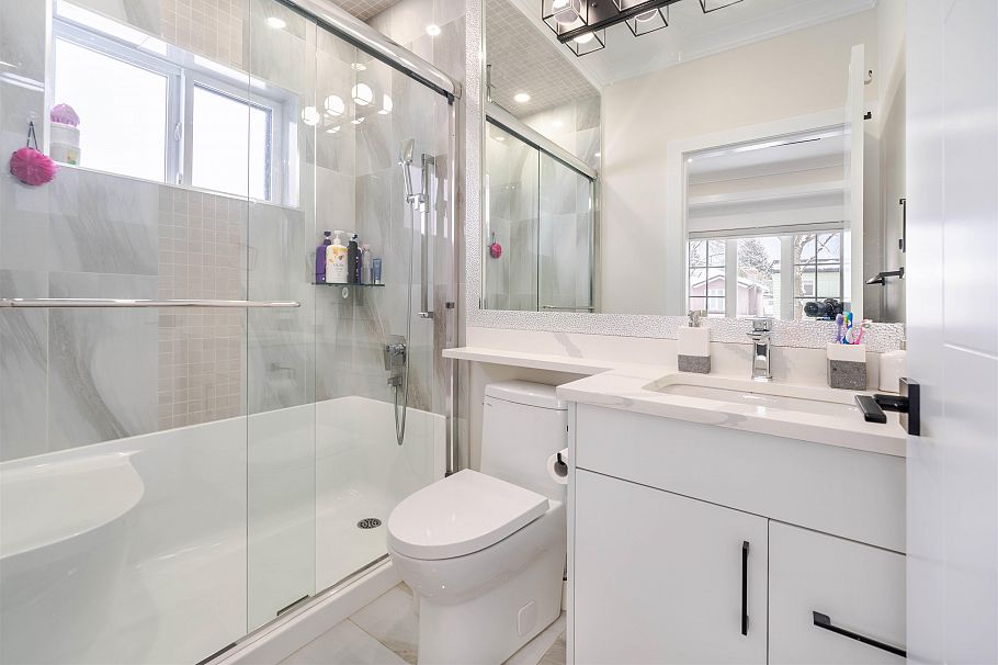 1 6358 Windsor Street Vancouver, BC - 25
