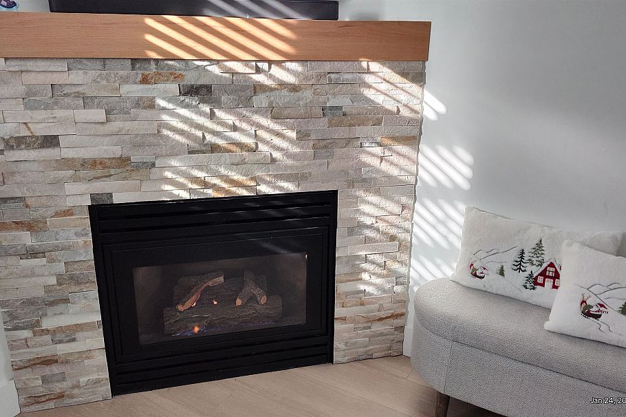 2 1233 W 16th Street North Vancouver, BC - 15