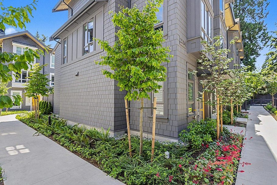 105 2304 Emery Court North Vancouver, BC - 25