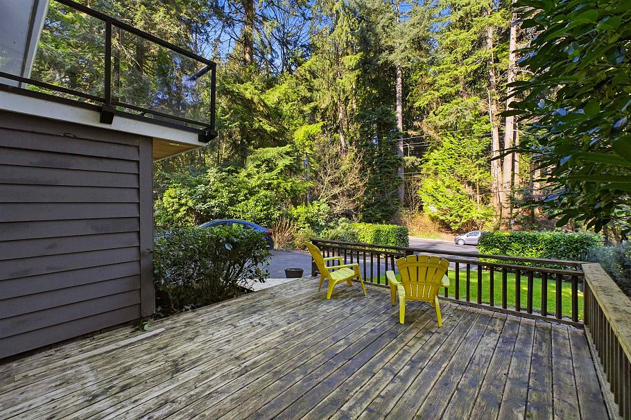 4535 Raeburn Street North Vancouver, BC - 29