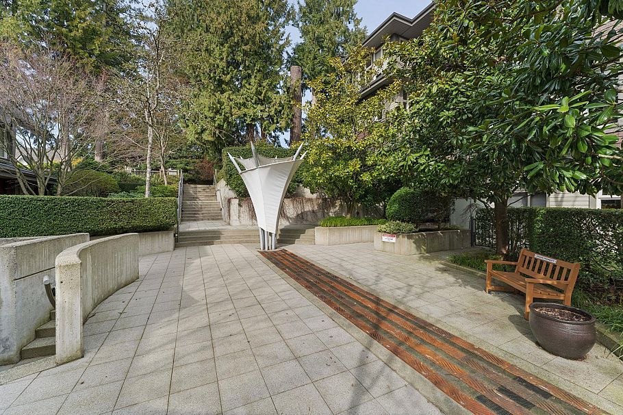 306 188 W 29th Street North Vancouver, BC - 16