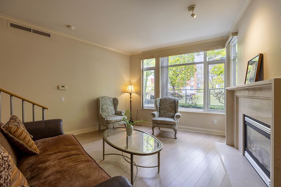 205 638 W 45th Avenue Vancouver, BC - 5