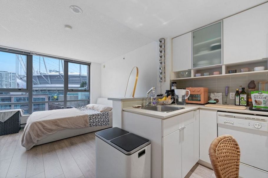 1006 939 Expo Boulevard Vancouver, BC - 14