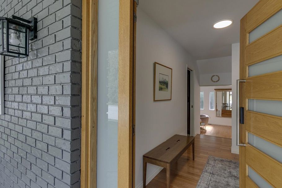 763 Weymouth Drive North Vancouver, BC - 3