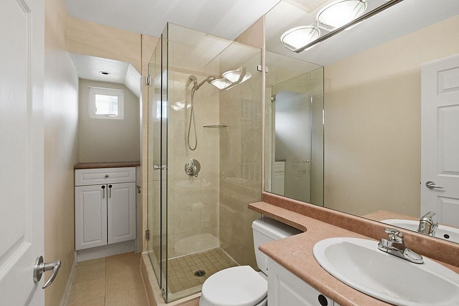 203 W 6th Street North Vancouver, BC - 18