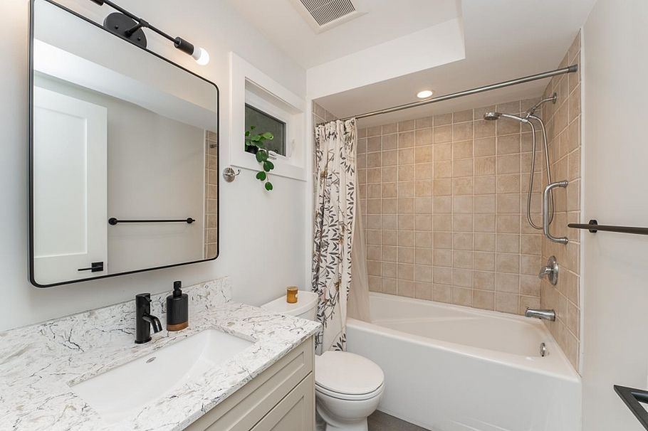 5 219 E 8th Street North Vancouver, BC - 19