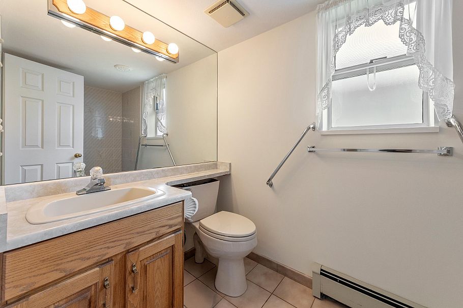 7416 Jasper Crescent Vancouver, BC - 29