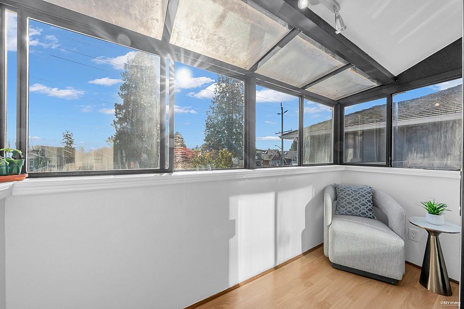 252 E 21st Street North Vancouver, BC - 28