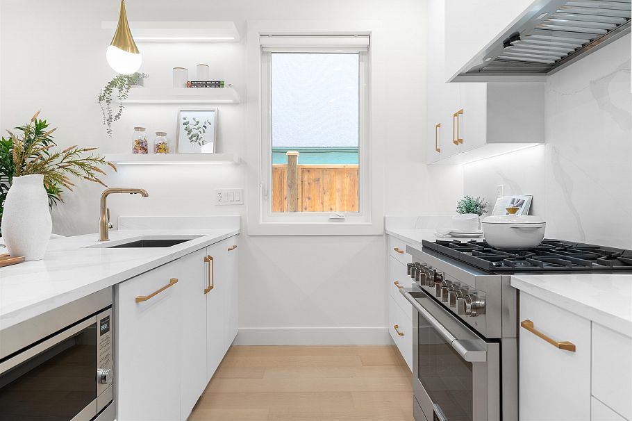 1 1582 E 2nd Avenue Vancouver, BC - 19