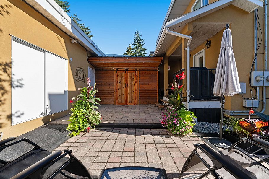 412 E 2nd Street North Vancouver, BC - 22