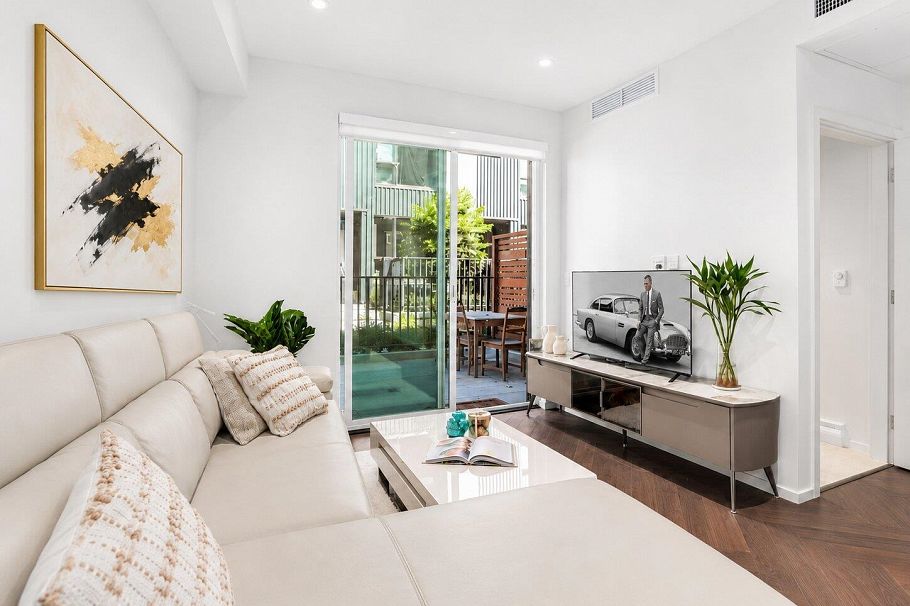 153 785 W 49th Avenue Vancouver, BC - 8