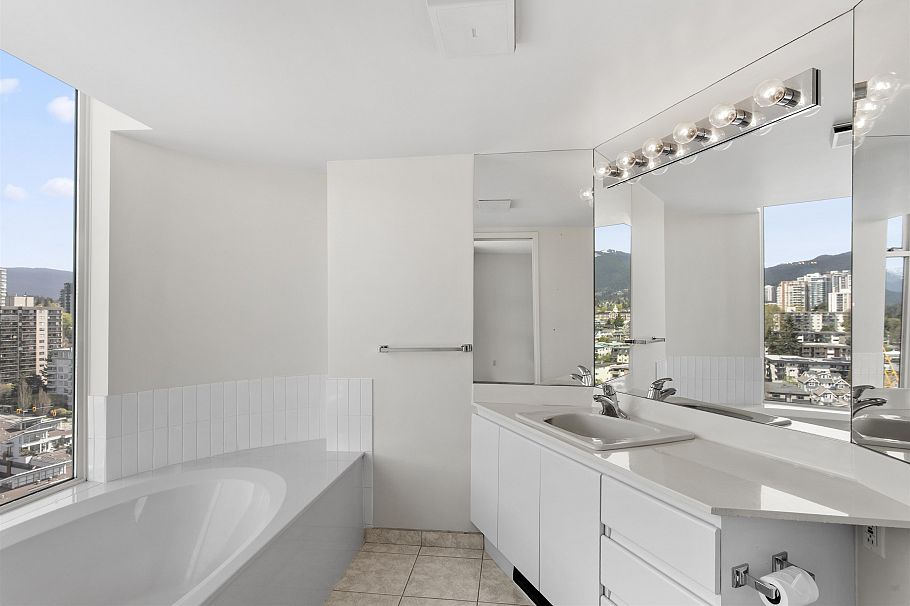 2103 120 W 2nd Street North Vancouver, BC - 23