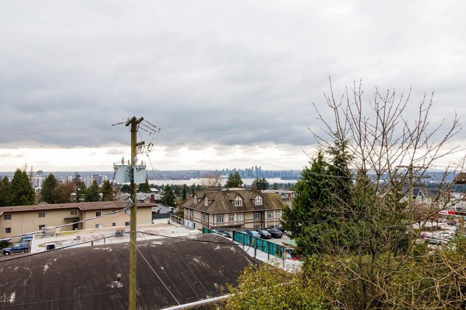 131 E Kings Road North Vancouver, BC - 9