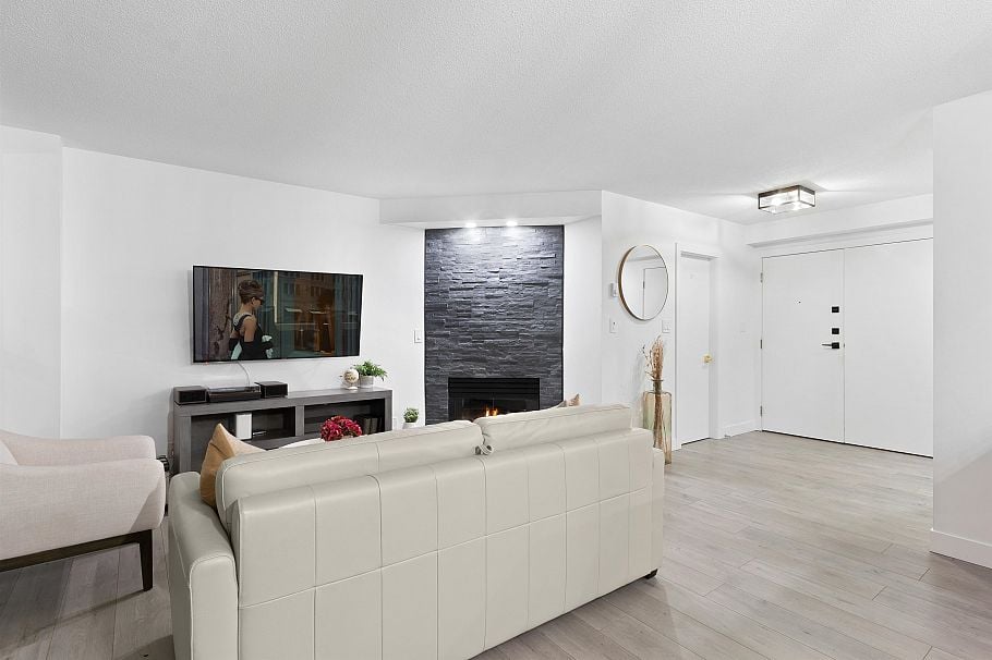 301 789 Jervis Street Street Vancouver, BC - 7