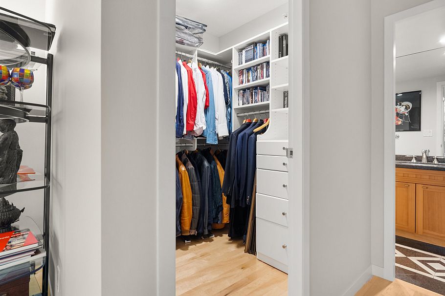 1053 Marinaside Crescent Vancouver, BC - 25