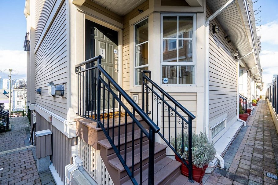 310 678 W 7th Avenue Vancouver, BC - 5