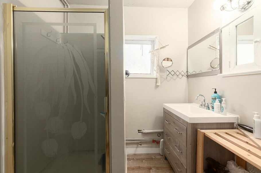 236 W 12th Avenue Vancouver, BC - 7