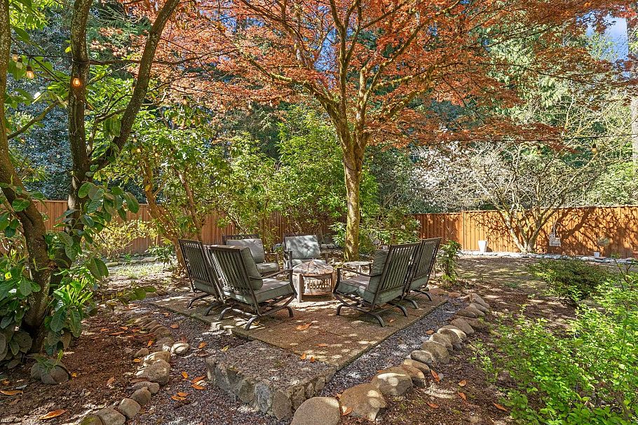 4869 Capilano Road North Vancouver, BC - 33