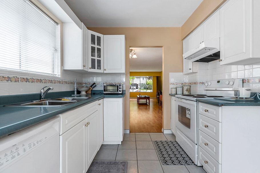 1555 Burrill Avenue North Vancouver, BC - 19