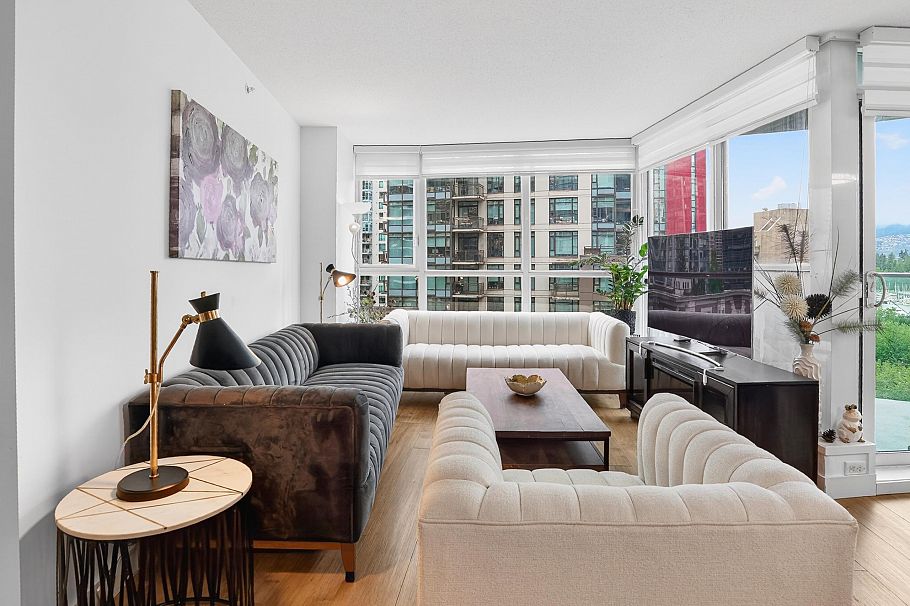 801 1189 Melville Street Vancouver, BC - 2