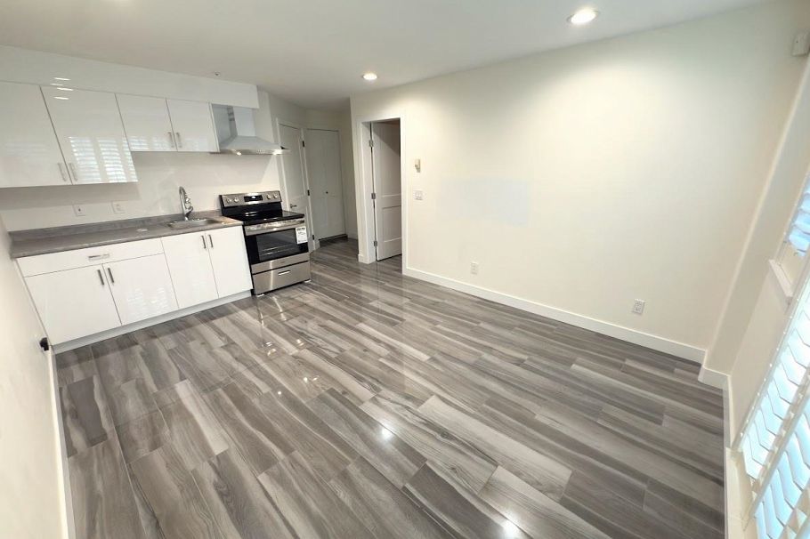 3488 W 30th Avenue Vancouver, BC - 31