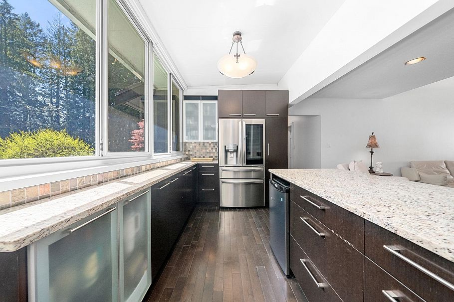 4869 Capilano Road North Vancouver, BC - 5
