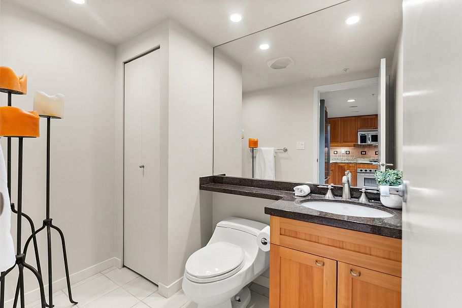 1053 Marinaside Crescent Vancouver, BC - 19