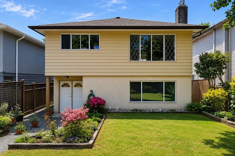 1555 Burrill Avenue North Vancouver, BC - 1