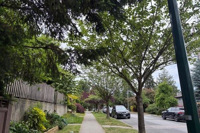 1166 E 16th Avenue Vancouver, BC - 5