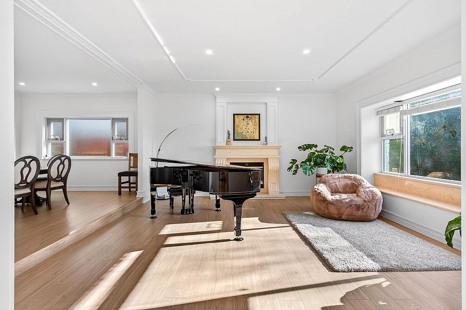 1369 W 55th Avenue Vancouver, BC - 4