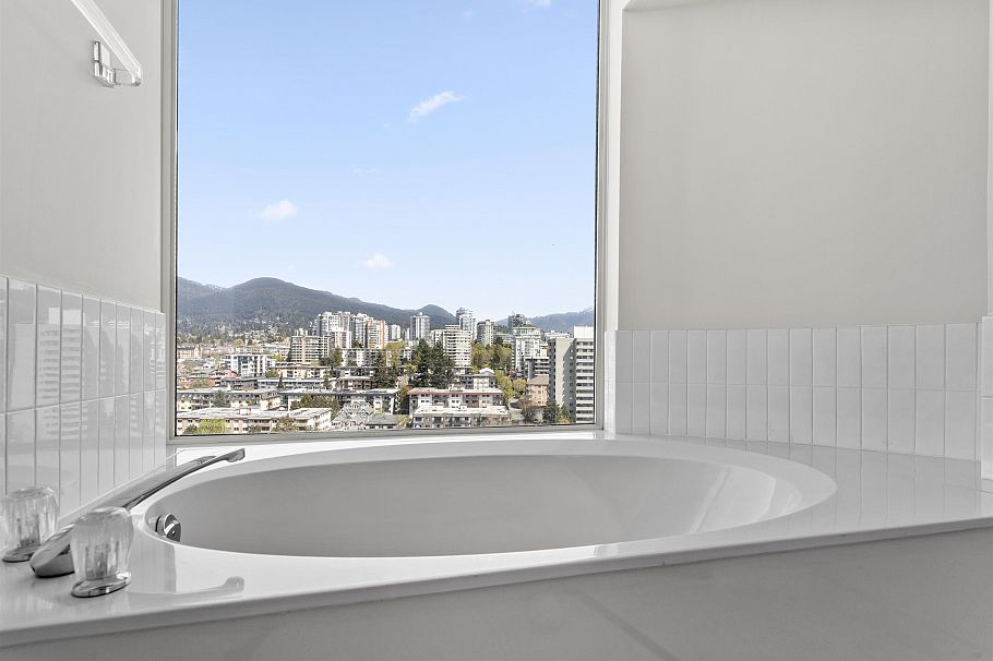 2103 120 W 2nd Street North Vancouver, BC - 24