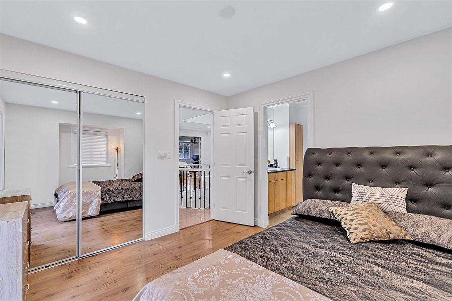 1219 Arborlynn Drive North Vancouver, BC - 24