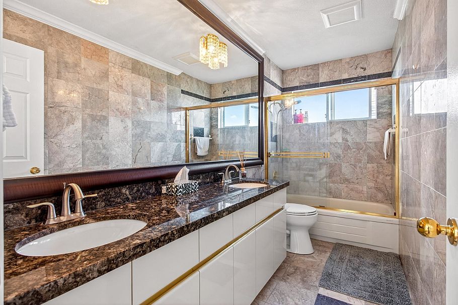 1369 W 55th Avenue Vancouver, BC - 21