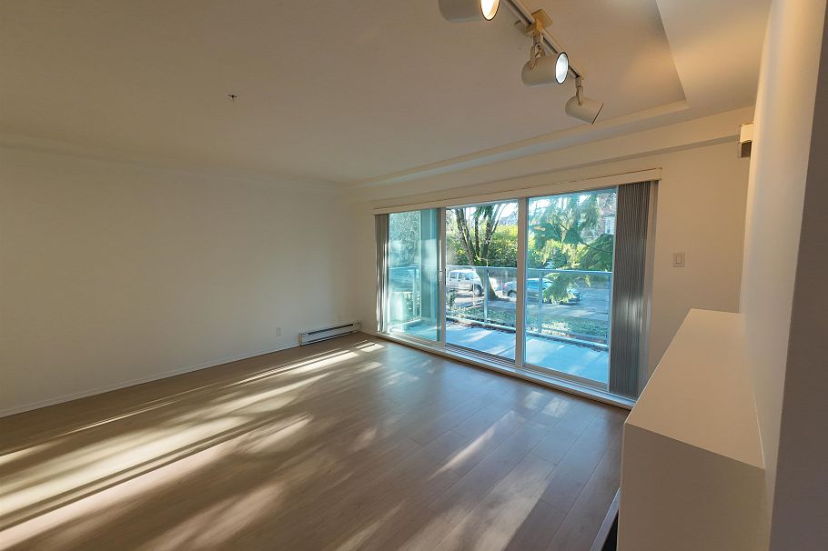203 865 W 15th Avenue Vancouver, BC - 9